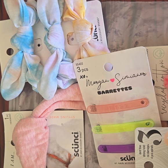 Kids Hair Accessories Set - Pink, Blue, Black - Picture 3 of 3